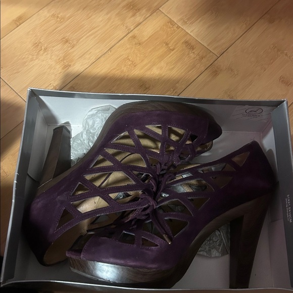 Jessica Simpson Eggplant Suede Heels - Picture 1 of 3